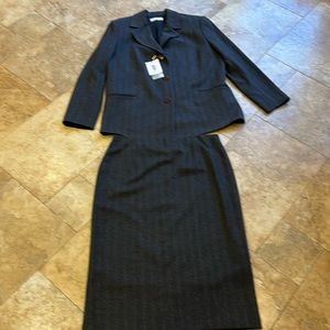 Woman’s skirt set